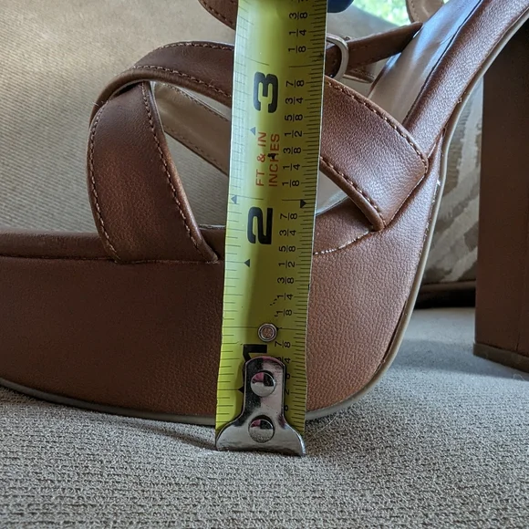 Maisiee Sandals - Picture 4 of 7